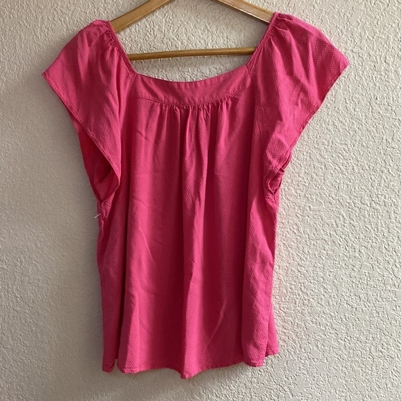 ANN Taylor Loft pink and white flowy‎ flutter sleeve top blouse - Picture 6 of 7